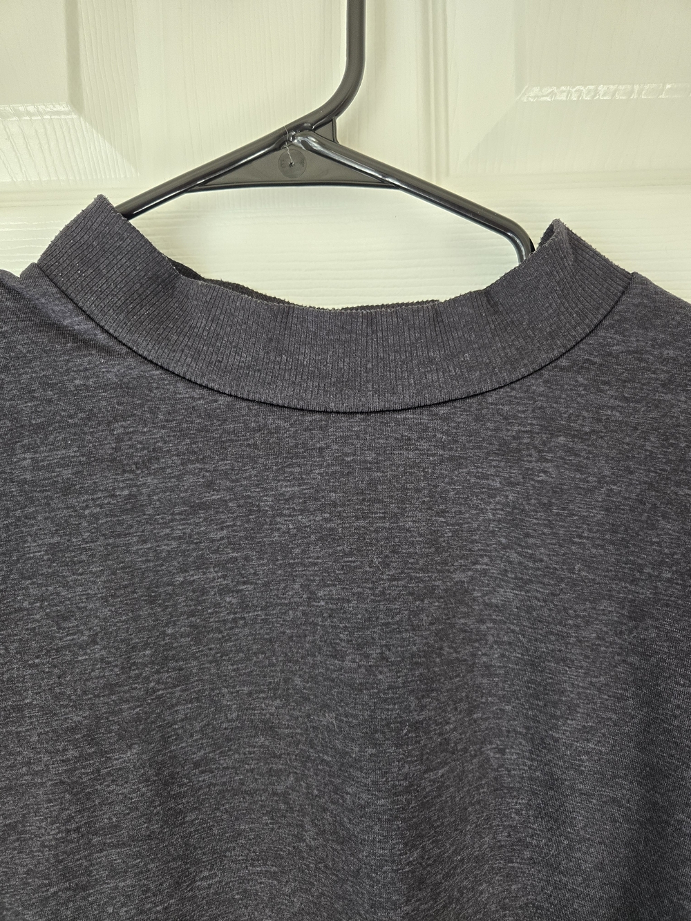 Old Navy Go-Dry Cozecore Charcoal Cropped Mock Neck Sweatshirt XXL Thumbholes - Picture 2 of 8